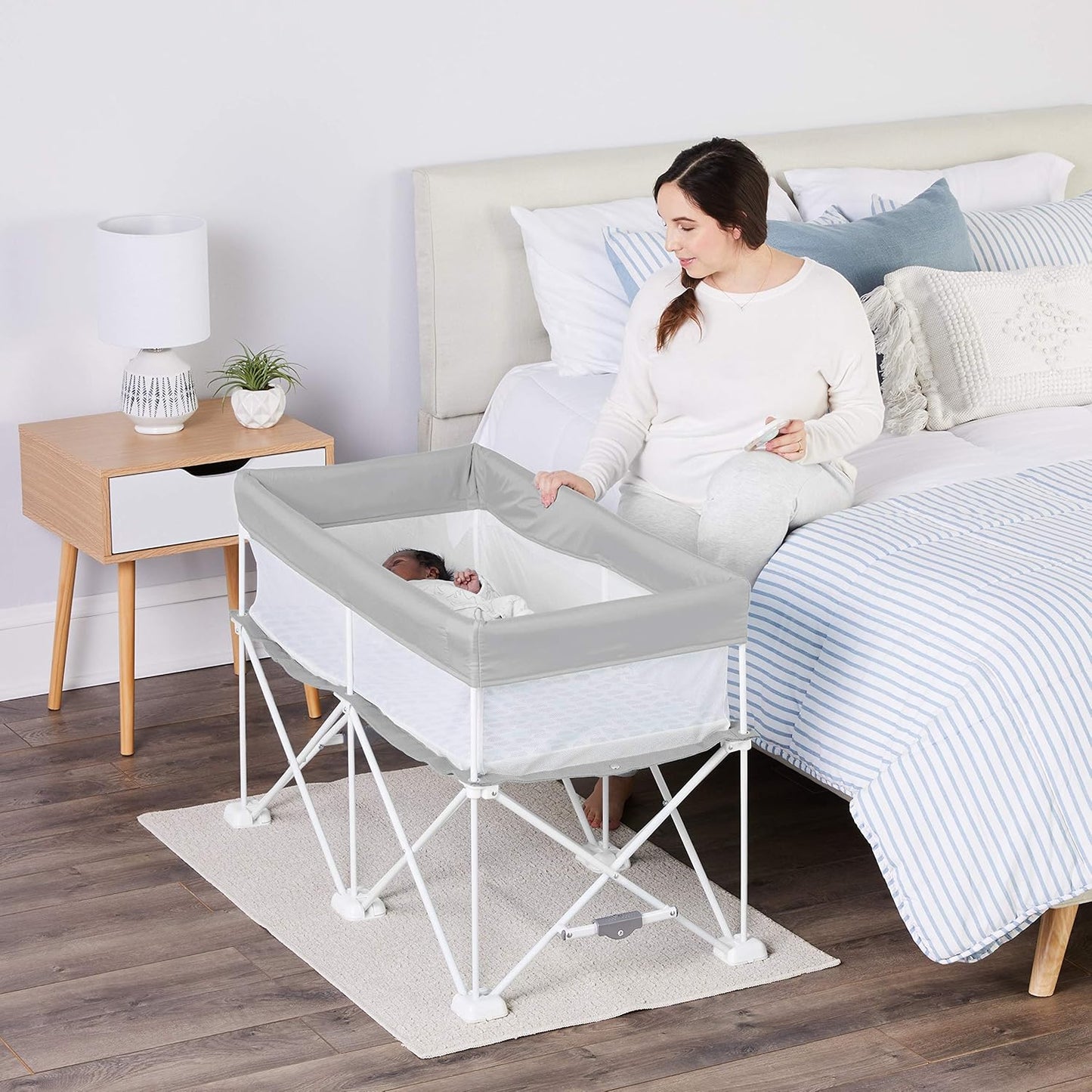 Regalo My Crib Portable Infant Bassinet, Includes Design Padded Insert Regalo